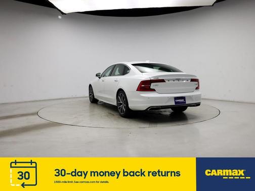 Photo 2 of 28 of 2019 Volvo S90 T6 Momentum