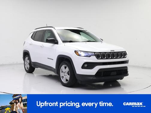 White 2022 Jeep Compass Latitude