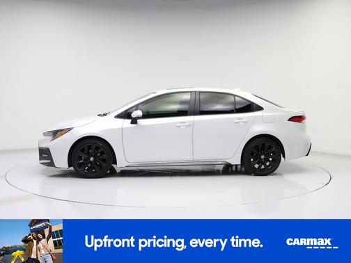 White 2022 Toyota Corolla SE