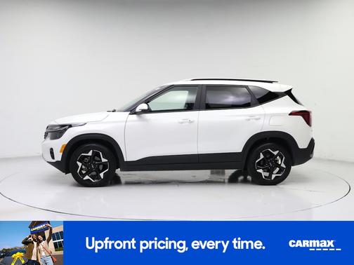 White 2025 Kia Seltos EX