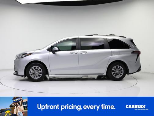 2024 Toyota Sienna XLE