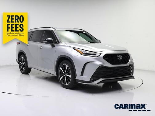 Silver 2021 Toyota Highlander XSE