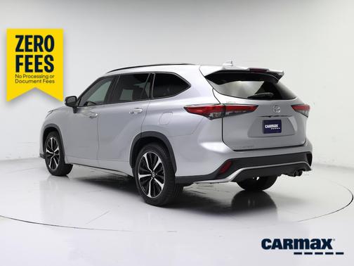 Silver 2021 Toyota Highlander XSE