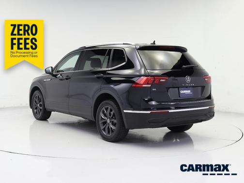 Black 2022 Volkswagen Tiguan SE