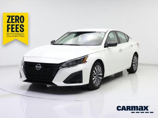 White 2025 Nissan Altima SV