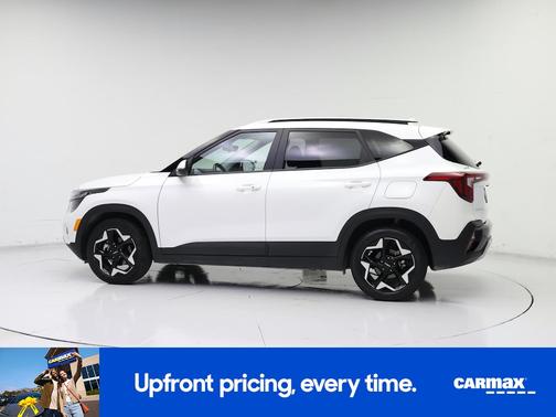 White 2025 Kia Seltos S