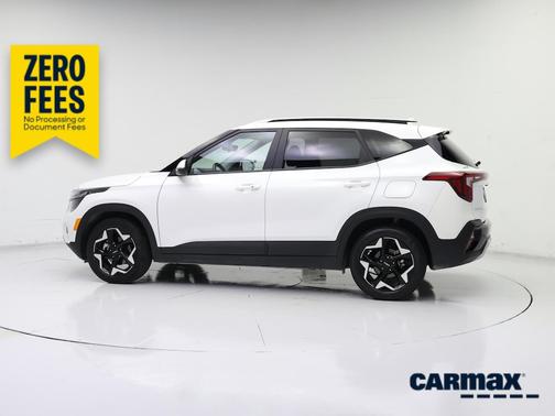 White 2025 Kia Seltos S