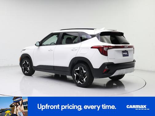White 2025 Kia Seltos S