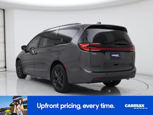 Gray 2023 Chrysler Pacifica Limited