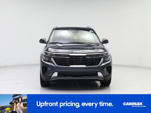 Gray 2025 Kia Seltos S