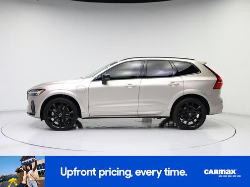 2024 Volvo XC60 Recharge Plug-In Hybrid T8 Ultimate Dark Theme