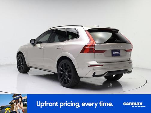 2024 Volvo XC60 Recharge Plug-In Hybrid T8 Ultimate Dark Theme