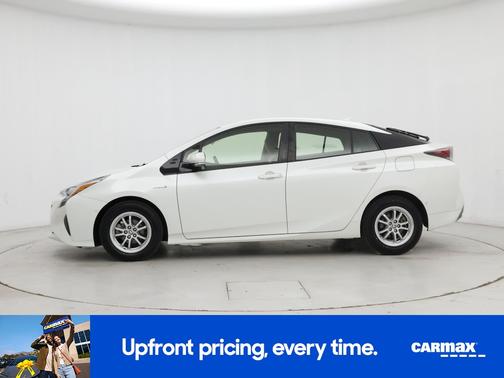 White 2018 Toyota Prius Three
