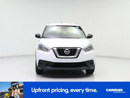 White 2019 Nissan Kicks S