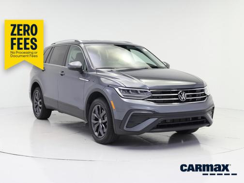 Gray 2023 Volkswagen Tiguan SE