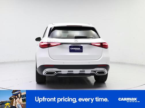 White 2024 Mercedes-Benz GLC 300