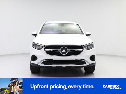 White 2024 Mercedes-Benz GLC 300