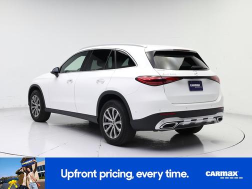 White 2024 Mercedes-Benz GLC 300