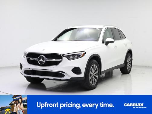 White 2024 Mercedes-Benz GLC 300