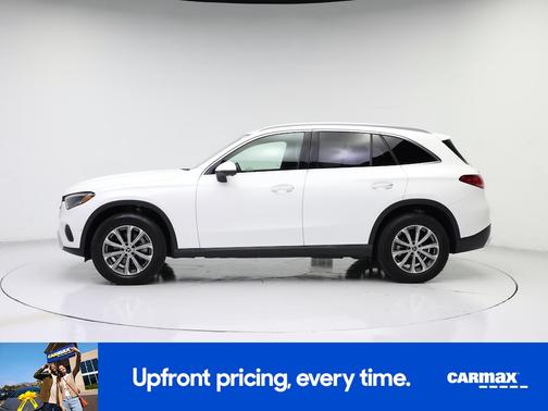 White 2024 Mercedes-Benz GLC 300