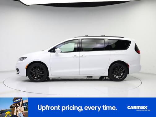 White 2021 Chrysler Pacifica Touring