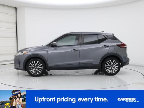Gray 2021 Nissan Kicks SV