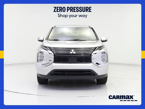 Silver 2022 Mitsubishi Outlander ES