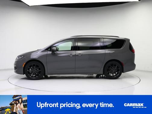 Gray 2023 Chrysler Pacifica Touring L