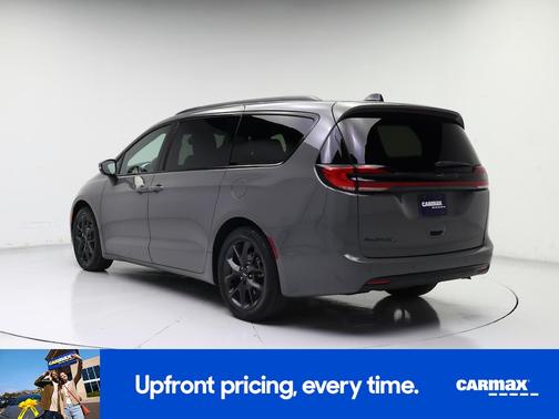 Gray 2023 Chrysler Pacifica Touring L