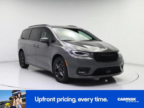 Gray 2023 Chrysler Pacifica Touring L