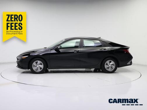 Black 2024 Hyundai ELANTRA SE