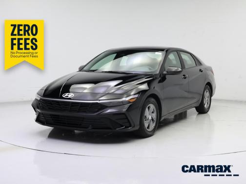 Black 2024 Hyundai ELANTRA SE