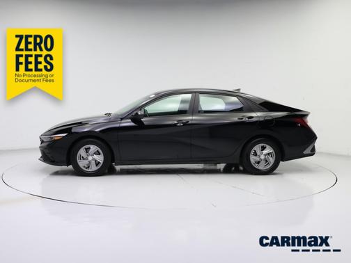 Black 2024 Hyundai ELANTRA SE