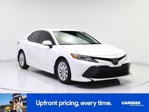 White 2018 Toyota Camry LE
