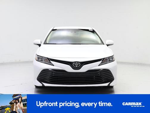 White 2018 Toyota Camry LE