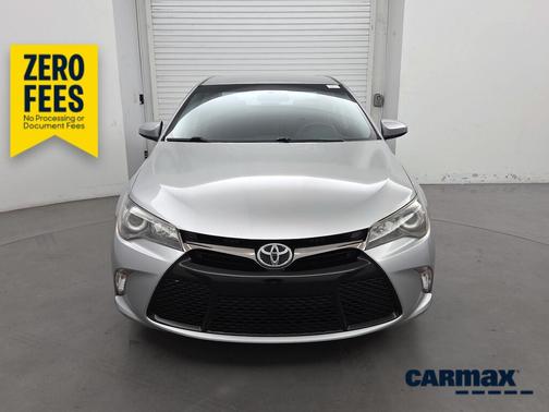 Silver 2015 Toyota Camry SE