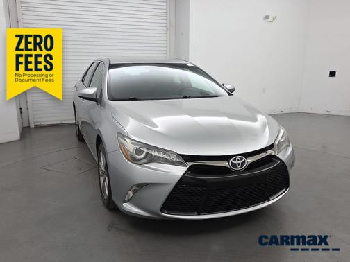 Silver 2015 Toyota Camry SE