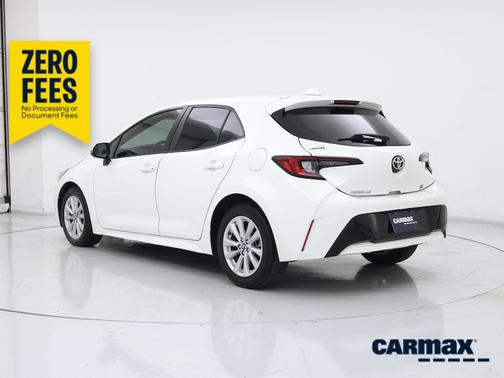 White 2023 Toyota Corolla Hatchback SE
