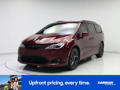 Red 2019 Chrysler Pacifica Limited