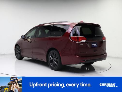 Red 2019 Chrysler Pacifica Limited