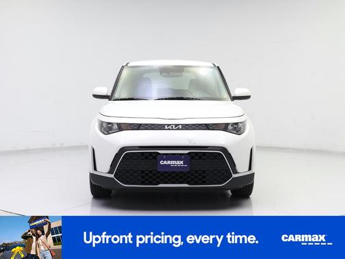 White 2023 Kia Soul LX