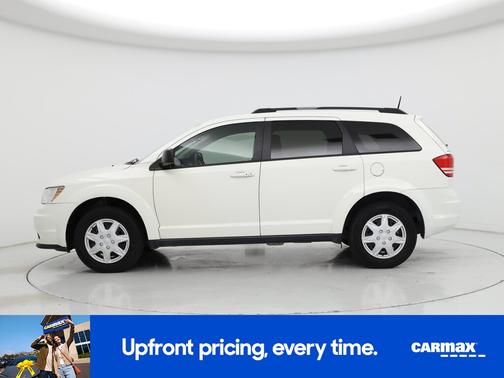 White 2018 Dodge Journey SE