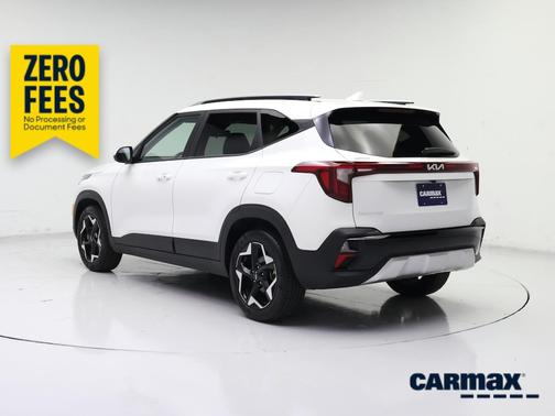 White 2025 Kia Seltos S