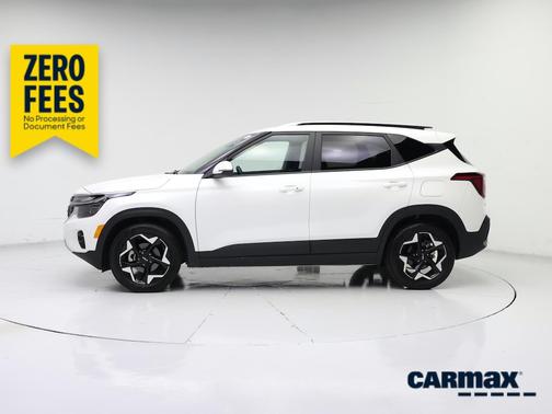 White 2025 Kia Seltos S