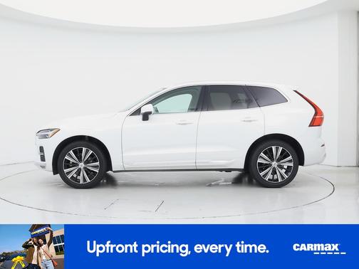 White 2022 Volvo XC60 B5 Inscription