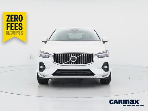 White 2022 Volvo XC60 B5 Inscription