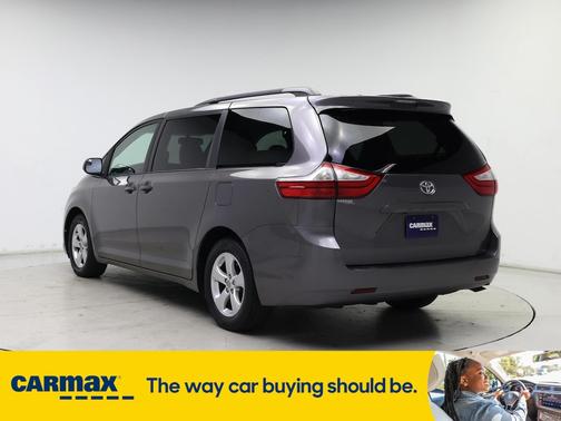 2017 Toyota Sienna LE