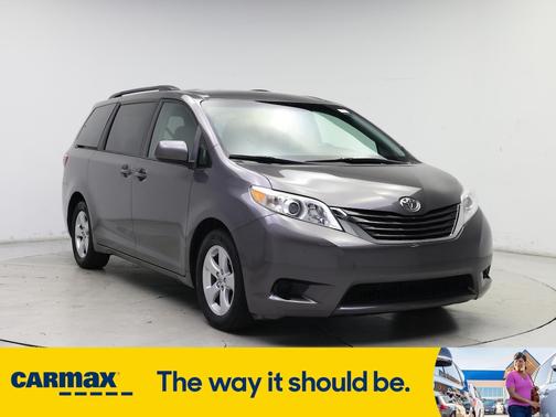 2017 Toyota Sienna LE