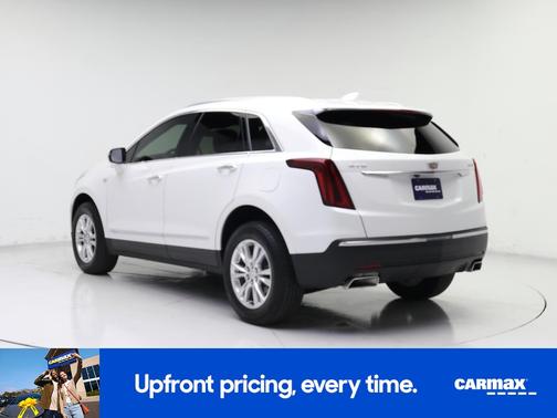 White 2024 Cadillac XT5 Luxury