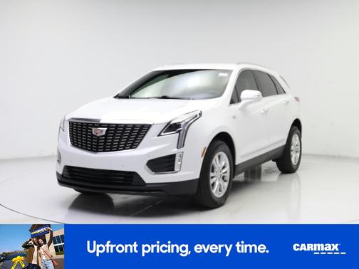 White 2024 Cadillac XT5 Luxury